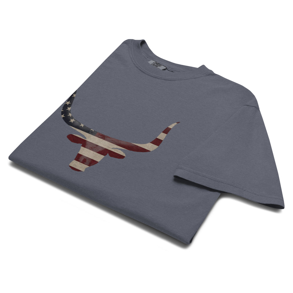 men's longhorn head and American flag design grey t-shirt close-up